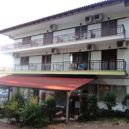 Chris Apartments Metamorfosi  Bagian luar foto