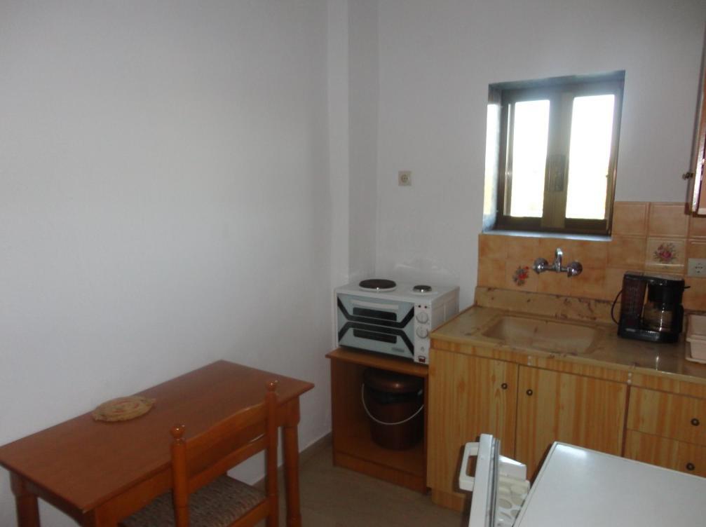 Chris Apartments Metamorfosi  Bagian luar foto