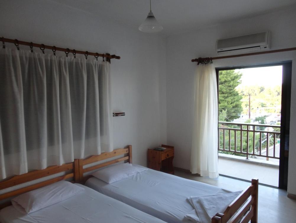 Chris Apartments Metamorfosi  Bagian luar foto